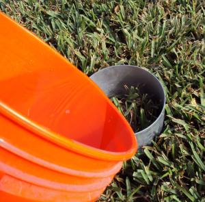 Fill the Turf-Tec Insect Flotation Sampler with soapy water and allow to stand for 3-5 minutes