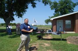 Here is Dr. Jason Kruse from the University of Florida speaking at the Field Day and demonstration different diagnostic techniques like the Turf-Tec IPM Scope.
